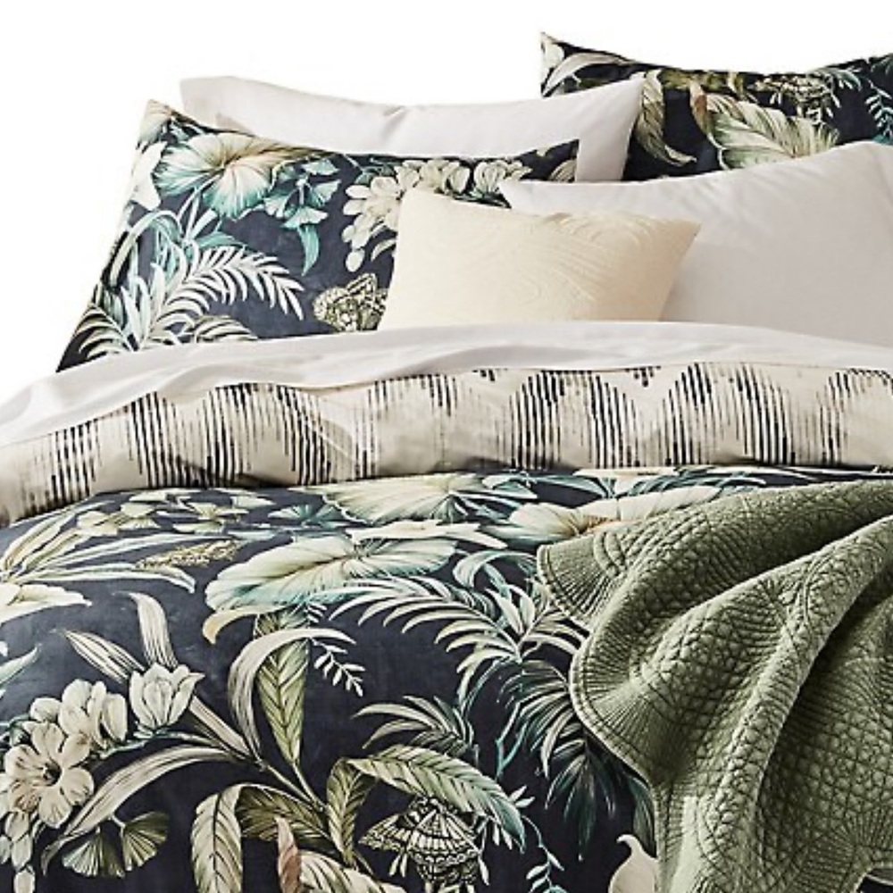 Distinctly Home Tala Duvet Cover Set